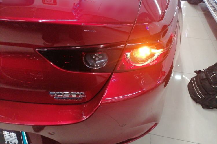 Used Mazda Mazda 3 Axela 2020 1.5L Automatic Luxury Version