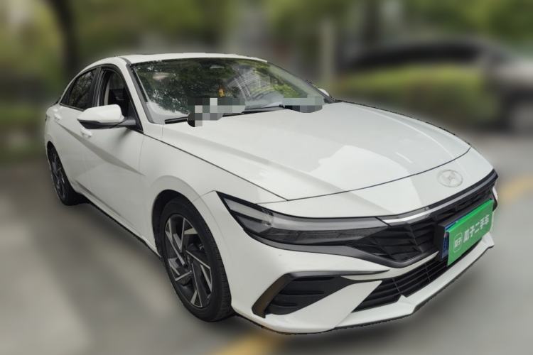 Used Hyundai Elantra 2023 1.5L CVT LUX Prestige Edition
