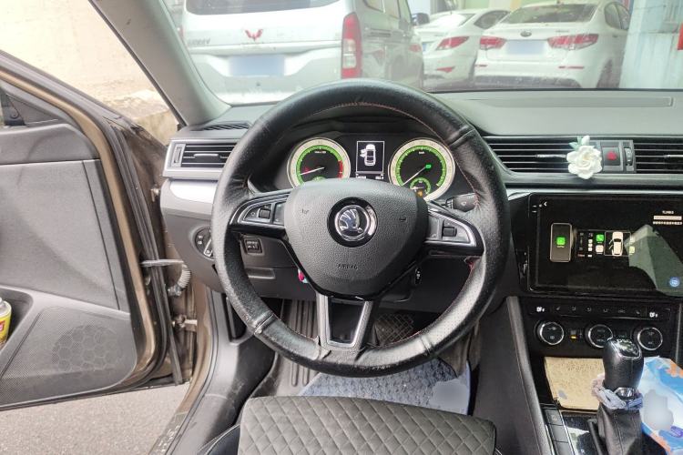 Used Skoda Superb 2018 TSI280 DSG Comfort Edition China V Standard Steering Wheel
