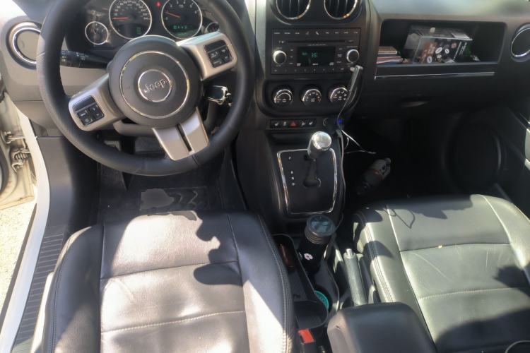 Used Jeep Compass 2013 2.0L Two-Wheel Drive Black Luxury Edition