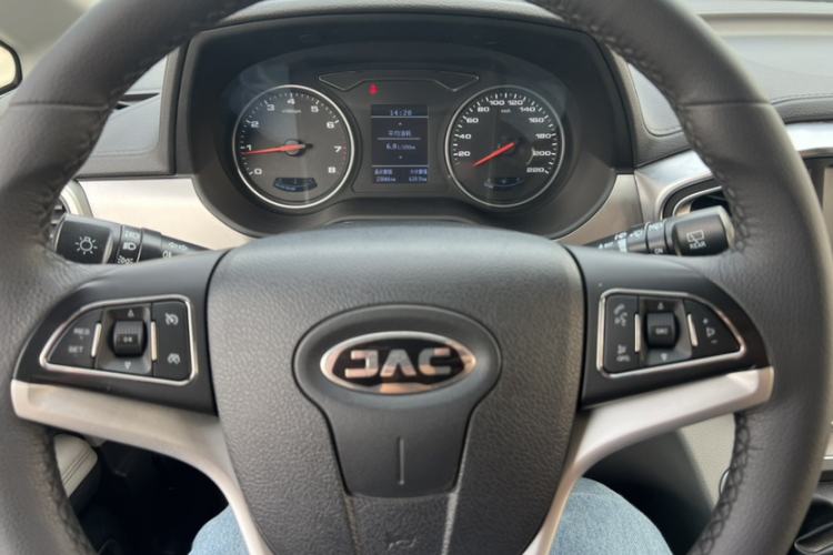 Used JAC Refine M4 2019 Business Series 2.0L Manual - China VI Standard
