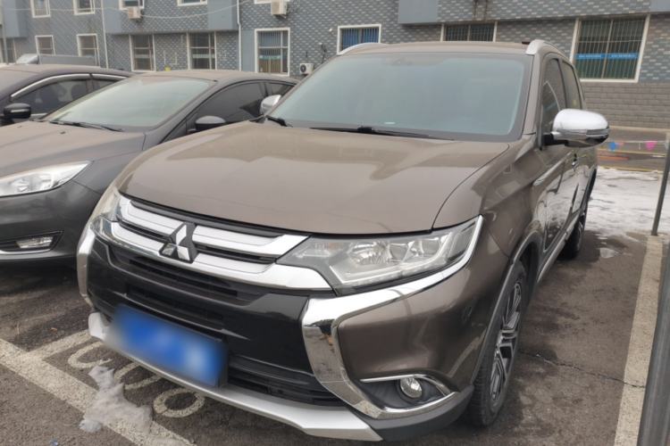 Used Mitsubishi Outlander 2018 2.4L 4x4 Luxury Edition 7-Seater