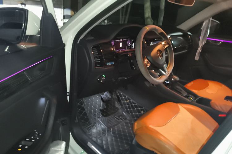 Used Skoda Kodiaq 2019 Facelifted TSI380 7-Seater All-Wheel-Drive Flagship Version China VI Standard Driver Seat