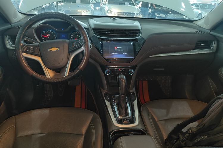 Used Chevrolet Malibu 2018 530T Automatic Fashion Edition Center Console