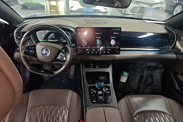 Used BYD Han 2020 EV Long-Range Deluxe Model Center Console