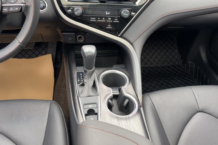 Used Toyota Camry 2021 2.0G Luxury Edition
