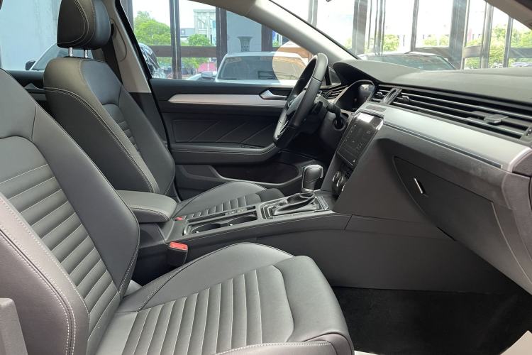 Used Volkswagen Magotan 2023 2 Million Units Limited-Edition 280TSI DSG Comfort Version Right Front Seat