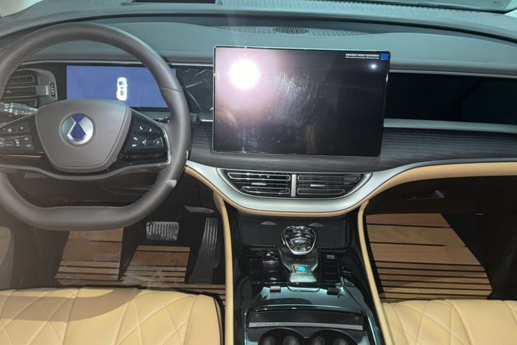 Used Denza D9 2024 DM-i 980 Four-Wheel Drive Flagship Model