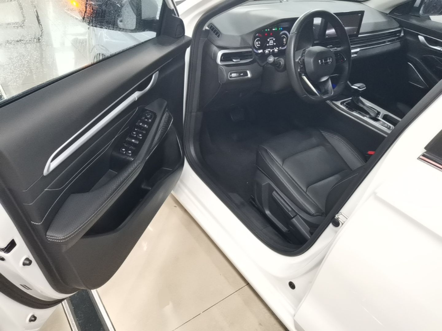 Geely Auto Emgrand 2022 4th Generation 1.5L CVT Luxury Model - Premium — снимка 18