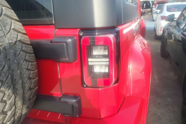 Used BAIC Off-Road BJ40 2018 2.3T Automatic Four-Wheel Drive Ring of the Tower Champion Edition China V Emission Standard
