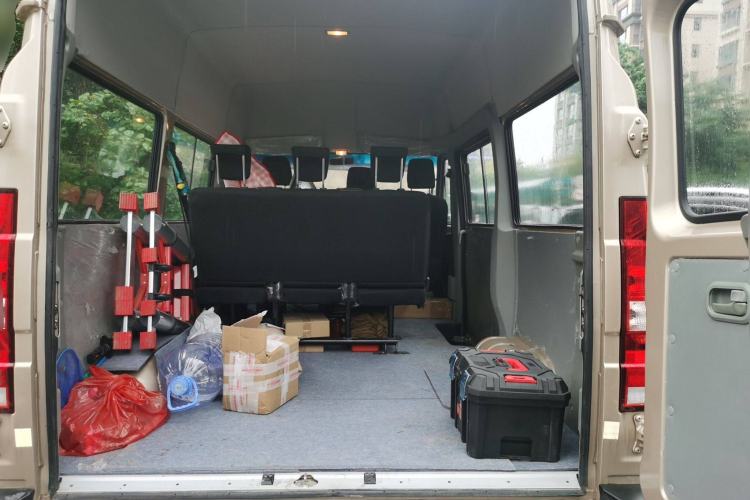 Used Iveco Daily 2023 2.5T A35M1 Short Wheelbase Mid-Height Single-Tire Side-Sliding Door 5–9 Seats