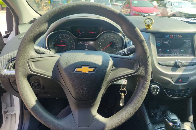 Used Chevrolet Cruze 2017 1.5L Automatic Pioneer Sunroof Edition