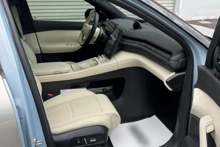 Used Nio ES6 2023 75 kWh Interior 4