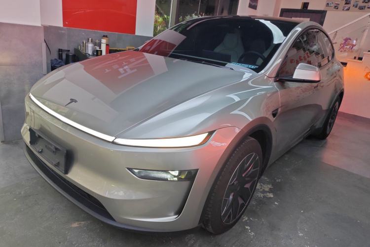 Used Tesla Model Y L 2025 Model Long-Range All-Wheel-Drive Version