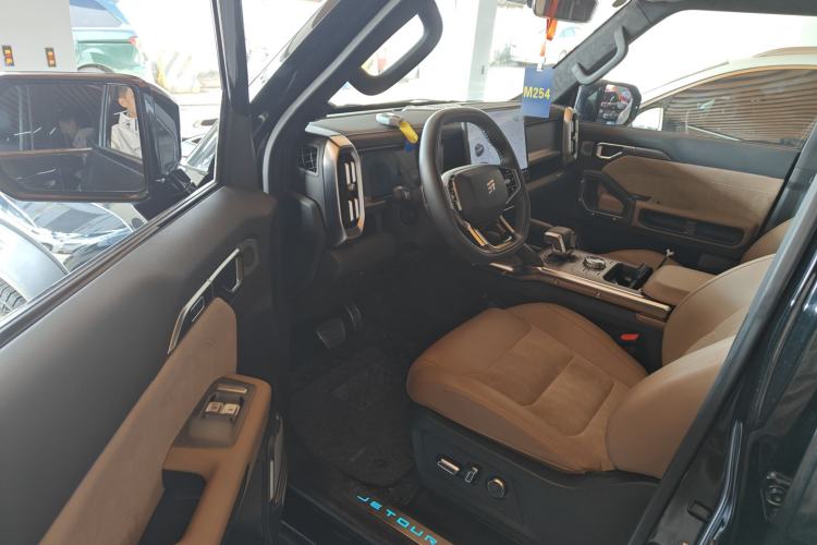 Used JETOUR Traveler 2023 2.0T All-Wheel Drive CrossPRO+