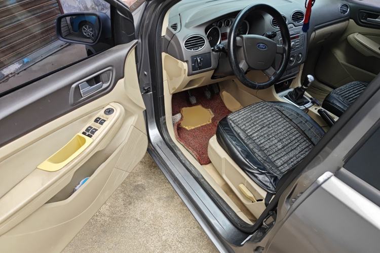 Used Ford Focus 2013 Sedan Classic 1.8L Manual Base Model Driver Seat