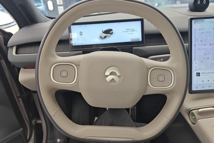 Used Nio ES8 2024 75 kWh Steering Wheel