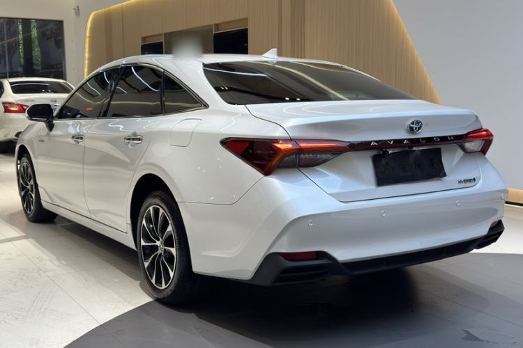Used Toyota Avalon 2023 Dual-Engine 2.5L Luxury Edition Exterior 3