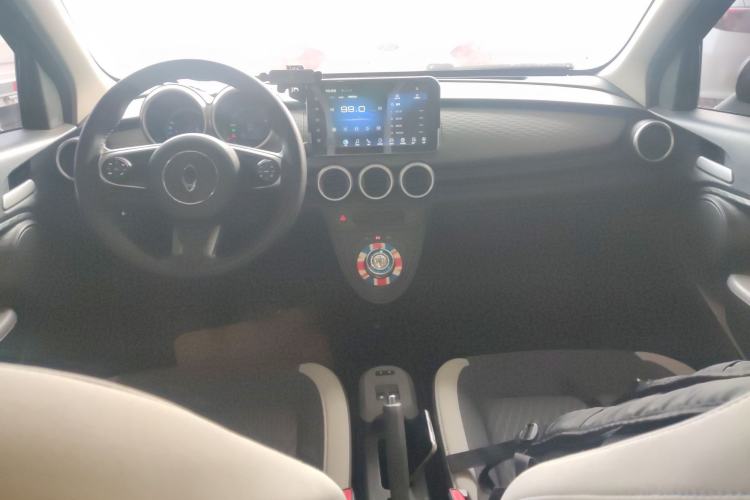 Used ORA Black Cat 2021 301 km Basic Version Center Console