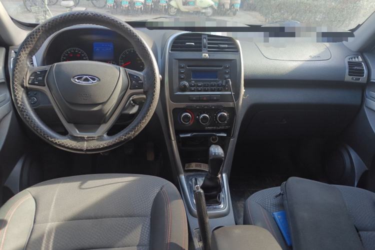 Used Chery Tiggo 3 2014 1.6L Manual Fashion Edition Center Console
