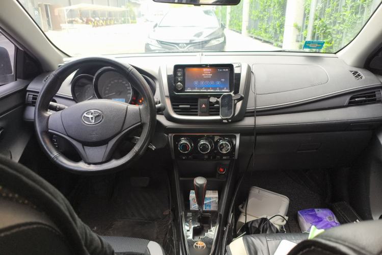 Used Toyota YARiS L Zhi Xuan 2020 X-Trail X 1.5L CVT Leading Edition Center Console