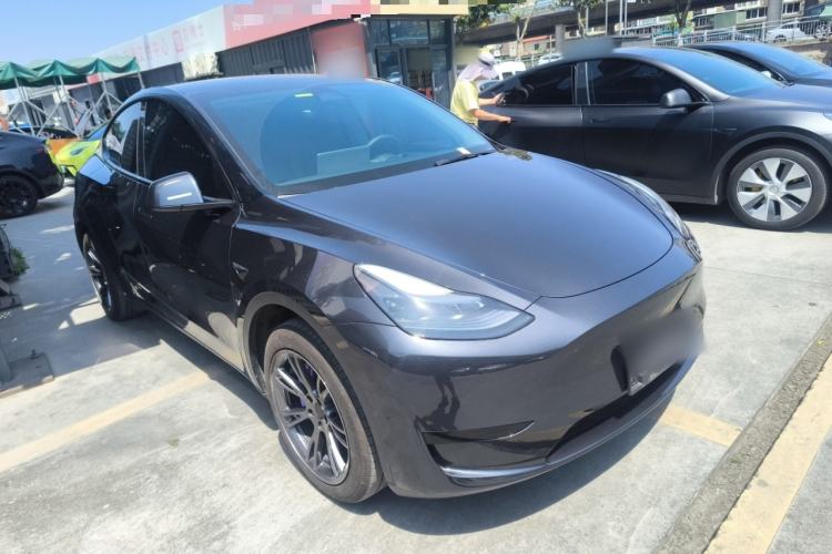 Used Tesla Model Y 2024 Rear-Wheel-Drive Version Front Right 45 Deg