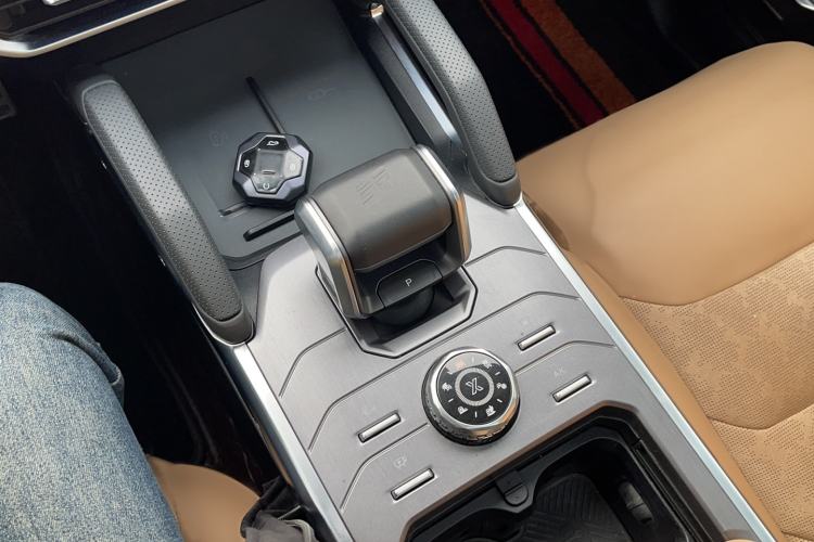 Used JETOUR Traveler 2023 2.0T All-Wheel Drive CrossPRO+ Gear Lever