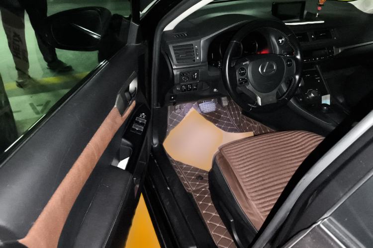 Used Lexus CT 2014 CT200h Comfort Edition Monochrome