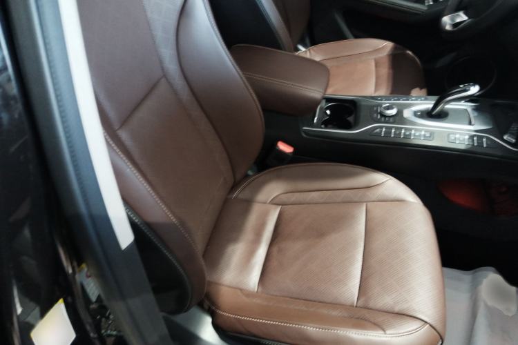 Used Wey VV6 2018 2.0T Four-Wheel Drive Flagship Version China V Standard
