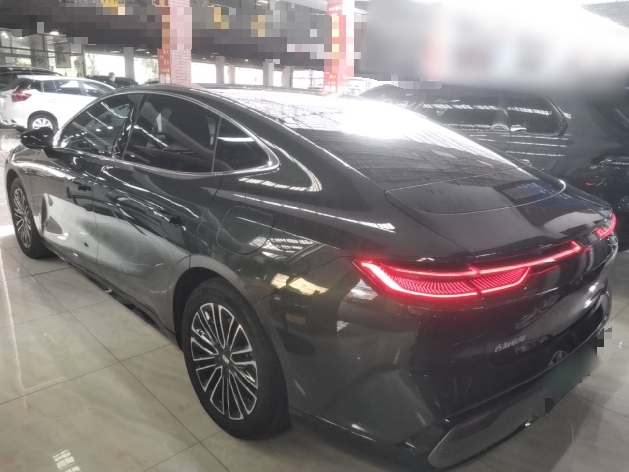 Geely Galaxy 8 2025 130km EM-i Deluxe Edition — снимка 13