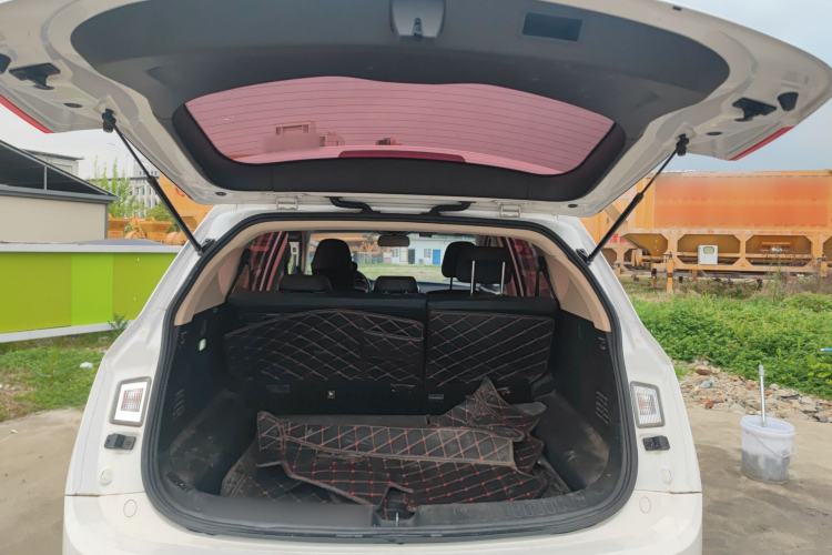 Used Baojun 560 2016 1.8L iAMT Luxury Model Trunk