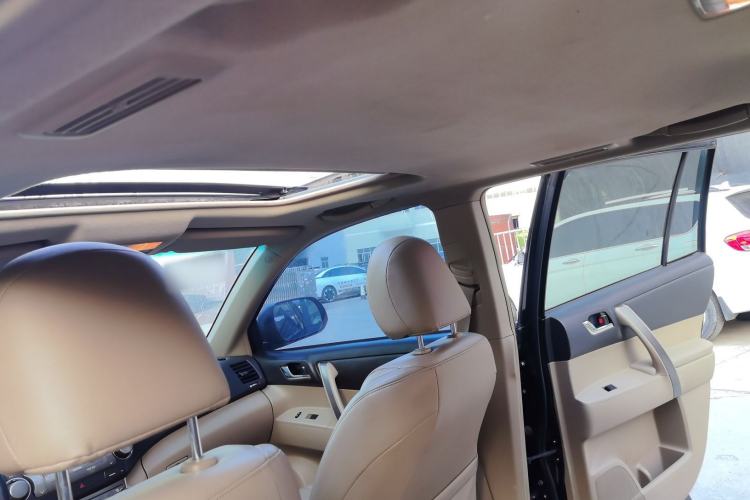 Used Toyota Highlander 2009 2.7L Two-Wheel Drive 7-Seater Luxury Edition