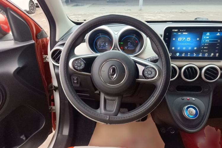 Used ORA Black Cat 2021 351 km Luxury Version Steering Wheel