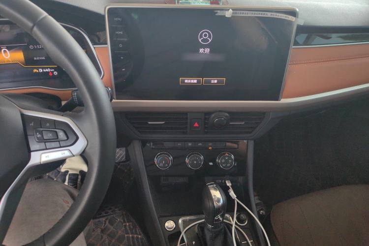 Used Volkswagen Bora 2023 280TSI DSG Comfort Edition Audio And AC Panel