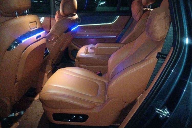 Used Hima AITO M9 2024 Range-Extended Max Edition 52 kWh 6-Seater Version Left Rear Seat