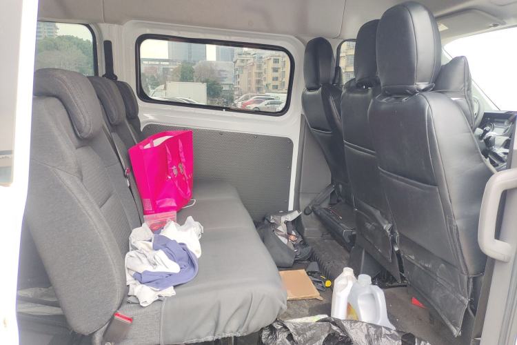 Used Ford Transit 2023 2.0T Diesel Manual Multifunction Commercial Vehicle Short Wheelbase Mid-Roof Design 5/6 Seats
