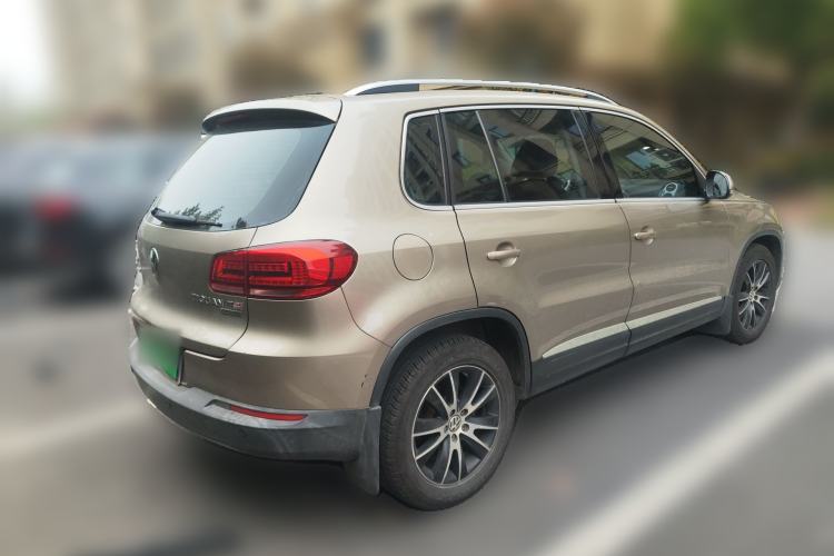 Used Volkswagen Tiguan 2015 1.8TSI Automatic All-Wheel-Drive Luxury Model Rear Right 45 Deg