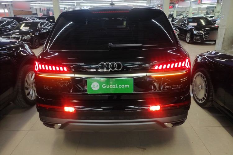 Used Audi Q7 2023 45 TFSI quattro S line Sport model