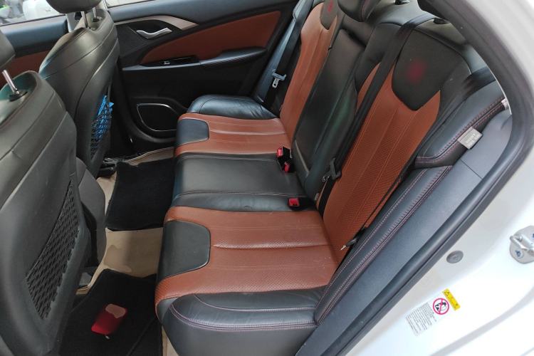 Used BYD Qin New Energy 2015 1.5T Dual-Crown Flagship Plus Edition Left Rear Seat