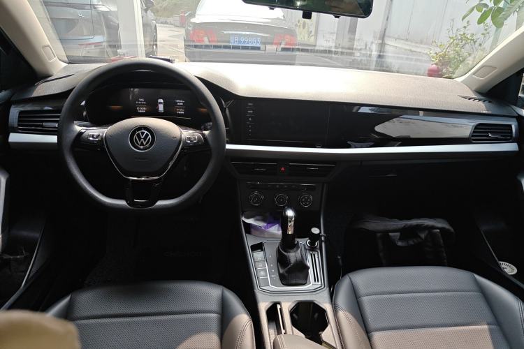 Used Volkswagen Lavida 2022 1.5L Automatic Comfort Edition Center Console