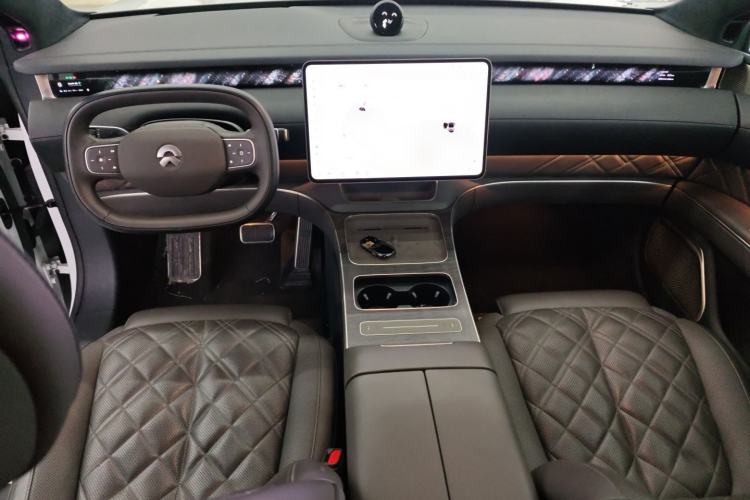 Used Nio ET9 2025 100 kWh Center Console