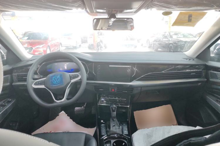 Used Volkswagen Passat New Energy 2025 430 PHEV Hybrid Business Edition Center Console