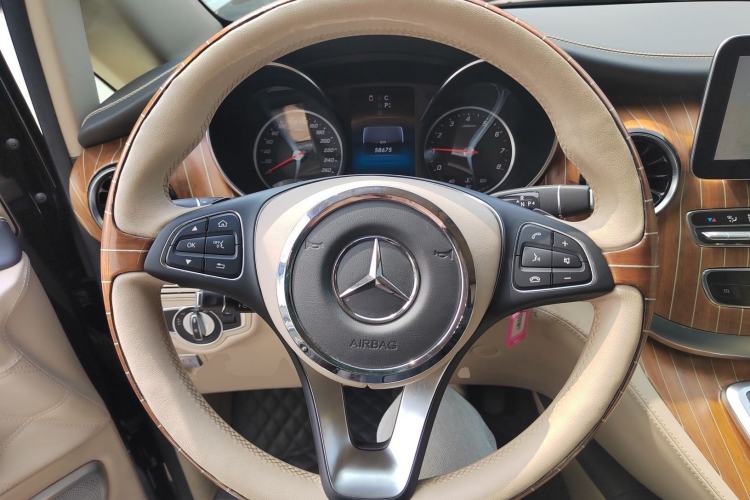 Used Mercedes-Benz V-Class 2016 V 260 Avantgarde Edition
