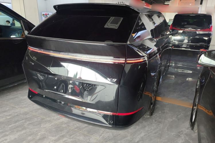 Used XPeng X9 2024 702 Ultra-Long Range Max Rear Right 45 Deg