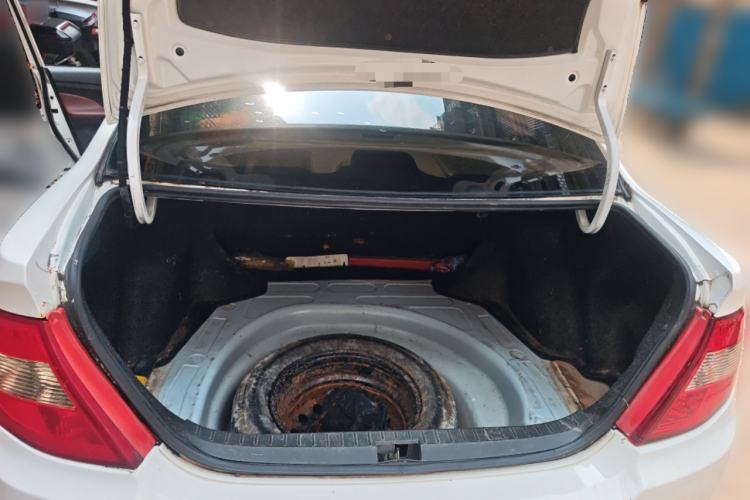 Used BYD F3 2015 Energy-Saving Edition 1.5L Automatic Luxury Model Trunk