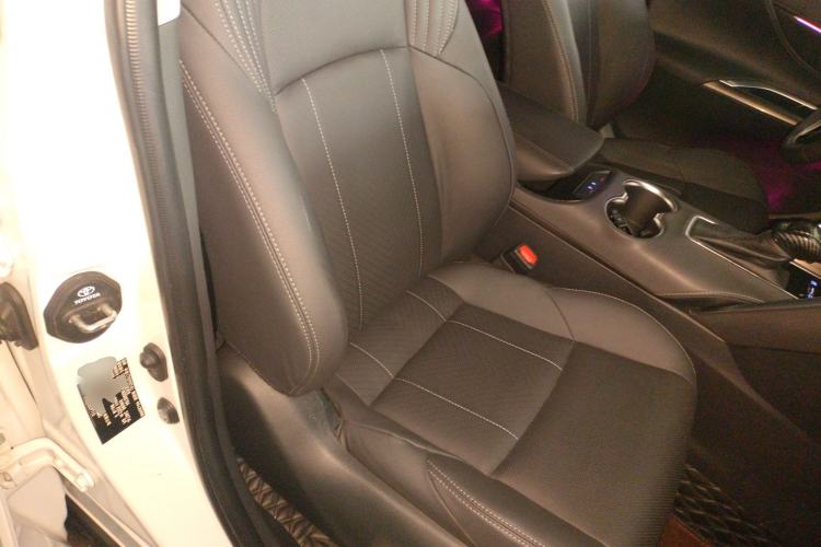 Used Toyota Harrier 2022 Dual-Engine 2.5L CVT Two-Wheel Drive Luxury Edition Right Front Seat