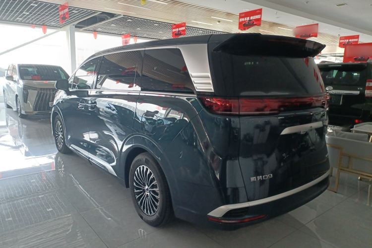 Used Denza D9 2025 DM-i Intelligent Drive 1020 Four-Wheel Drive Prestige Model
