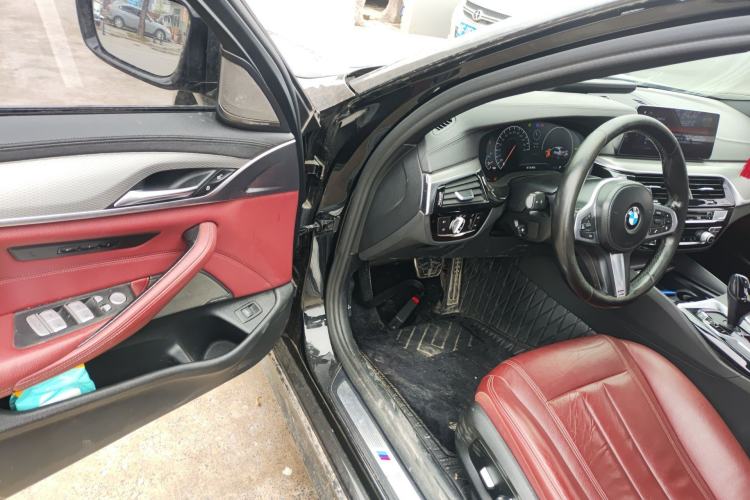 Used BMW 5 Series 2019 530Li Leading Model M Sport Package Driver Seat