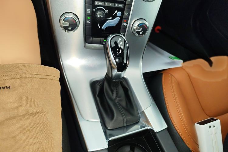 Used Volvo V60 2017 T5 Zhiyi Edition China V Standard