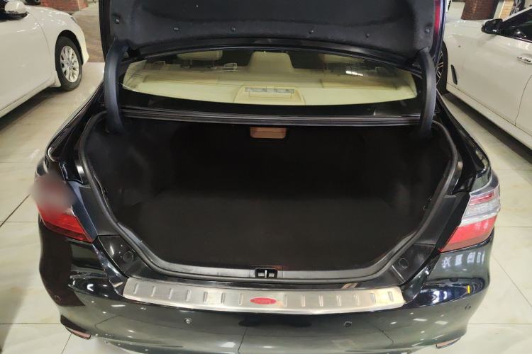 Used Toyota Camry 2015 2.5G Luxury Navigation Edition Trunk